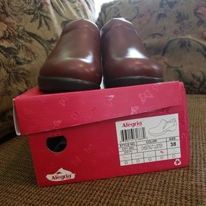 Alegria Eryn Chestnut Luster